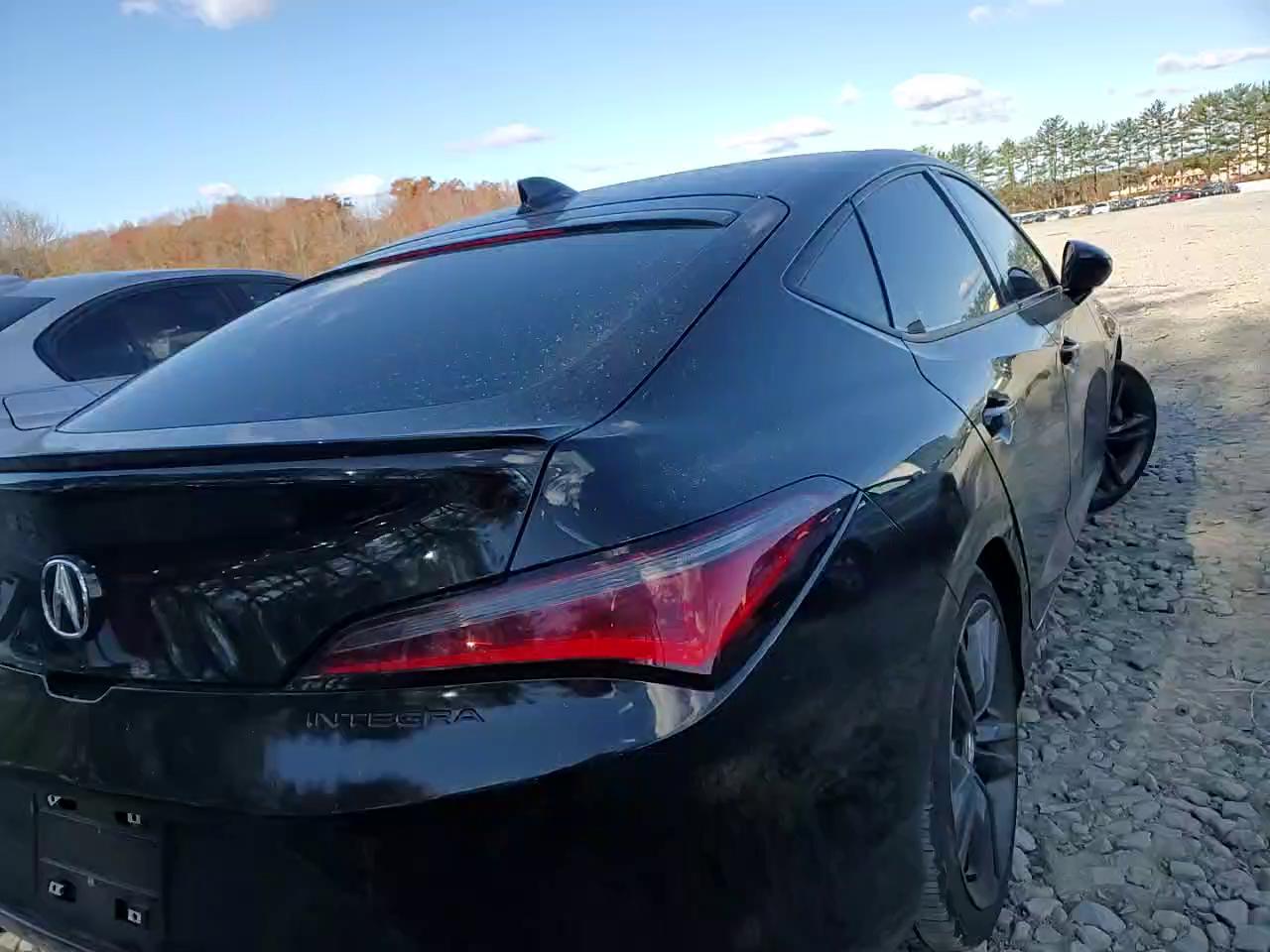 Фото: 19UDE4H35RA005406