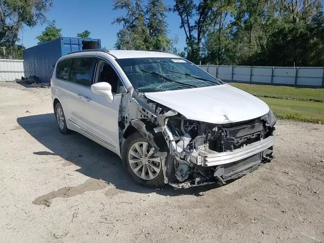 2019 Chrysler Pacifica Touring L VIN: 2C4RC1BG2KR560528 Lot: 92297195
