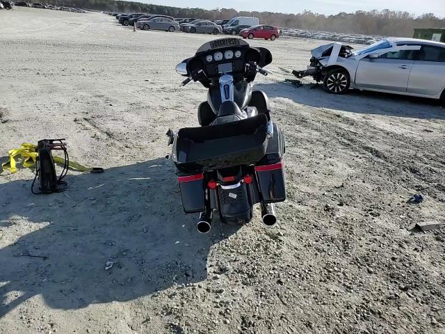 2018 Harley-Davidson Flhx Street Glide VIN: 1HD1KBC15JB652132 Lot: 92919395