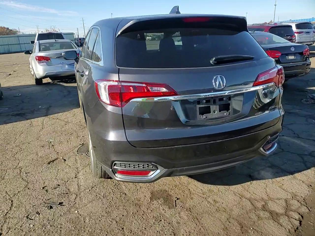 Фото: 5J8TB4H34GL027497