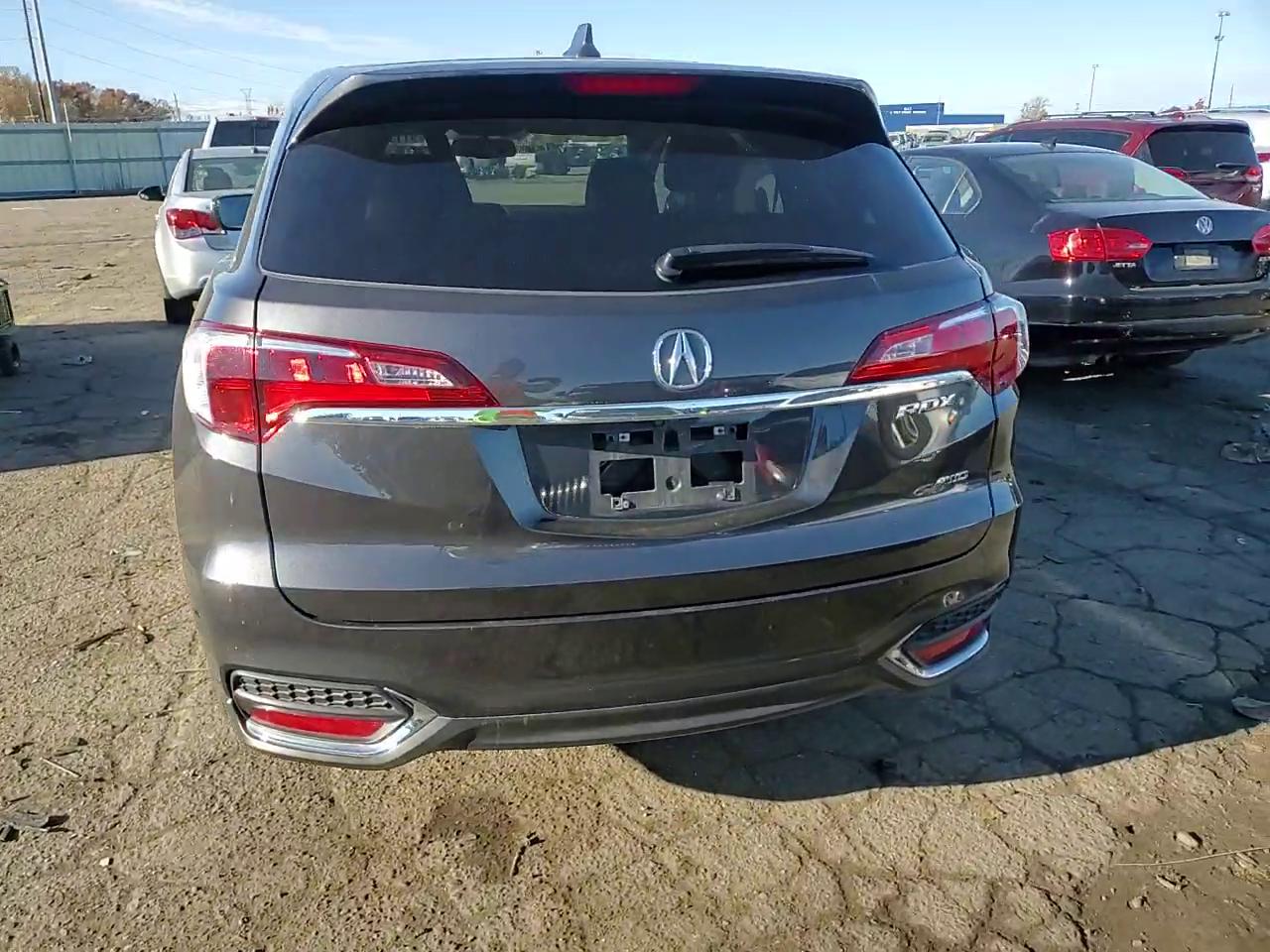 Фото: 5J8TB4H34GL027497