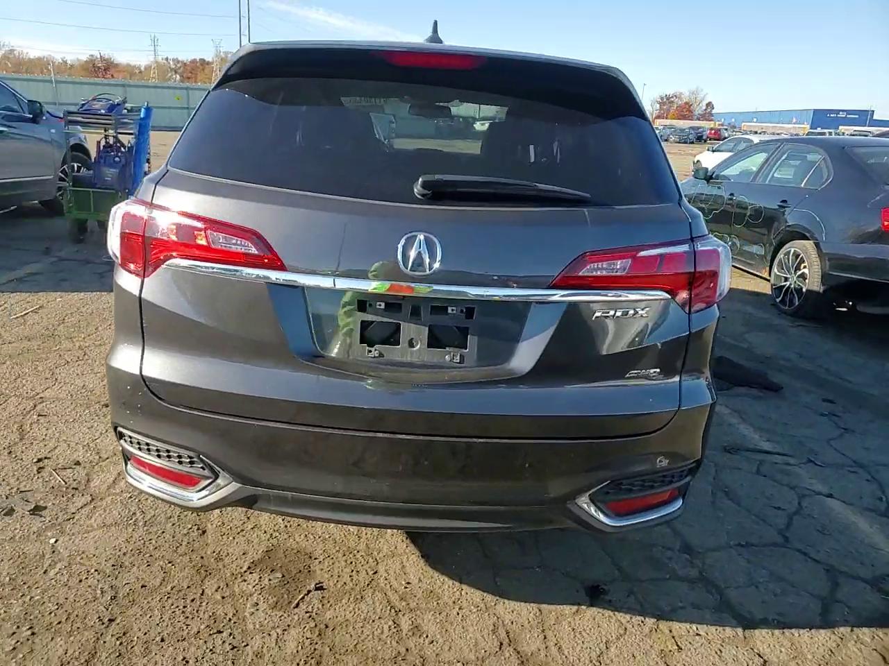 Фото: 5J8TB4H34GL027497