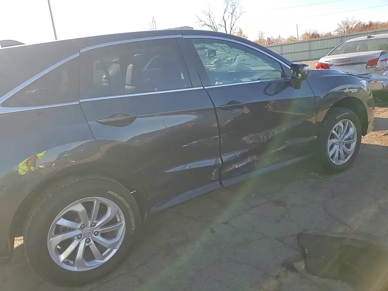 Фото: 5J8TB4H34GL027497