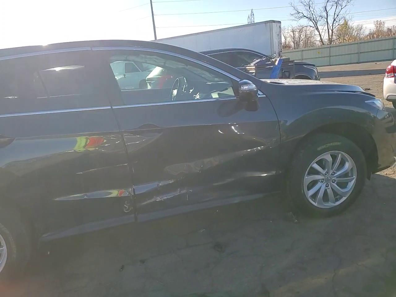 Фото: 5J8TB4H34GL027497