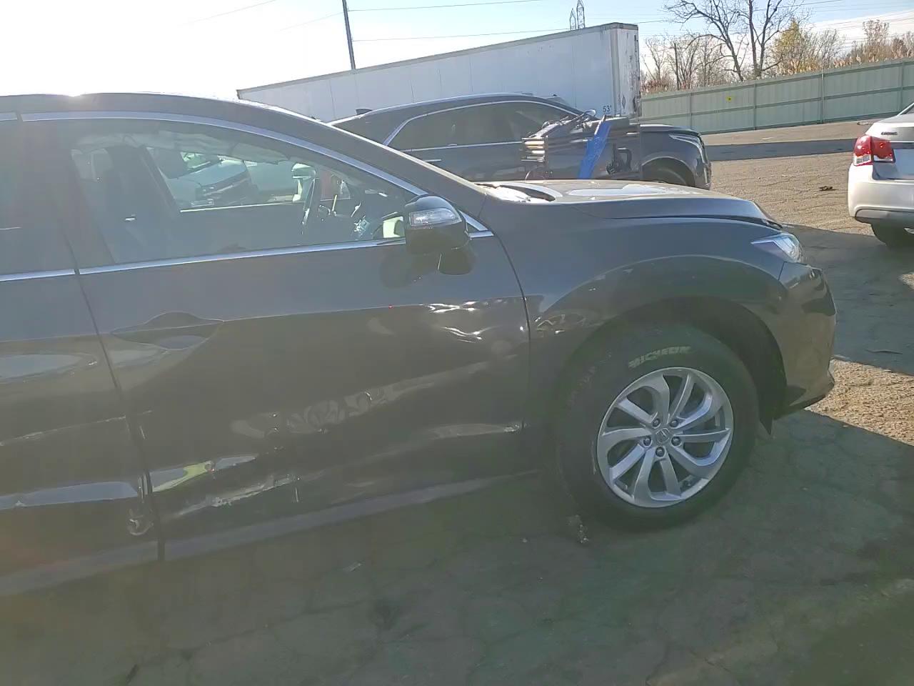 Фото: 5J8TB4H34GL027497