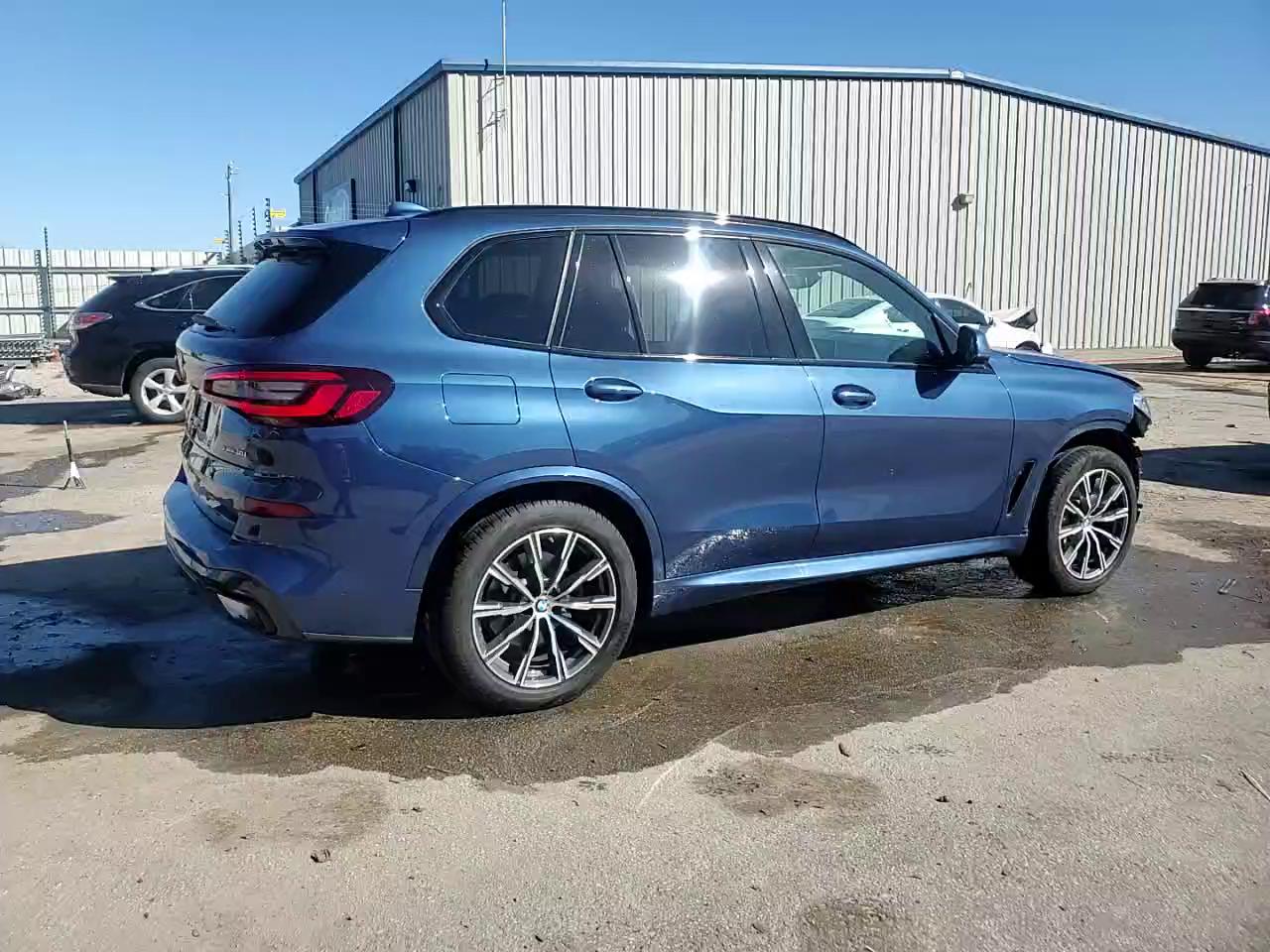 Фото: 5UXCR6C08P9P10382