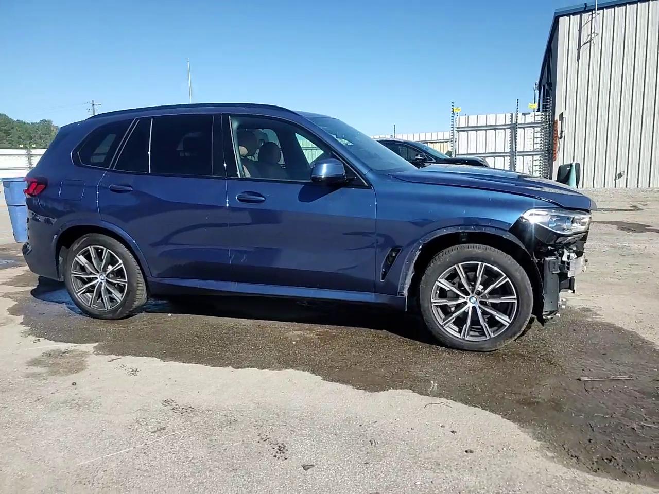 Фото: 5UXCR6C08P9P10382