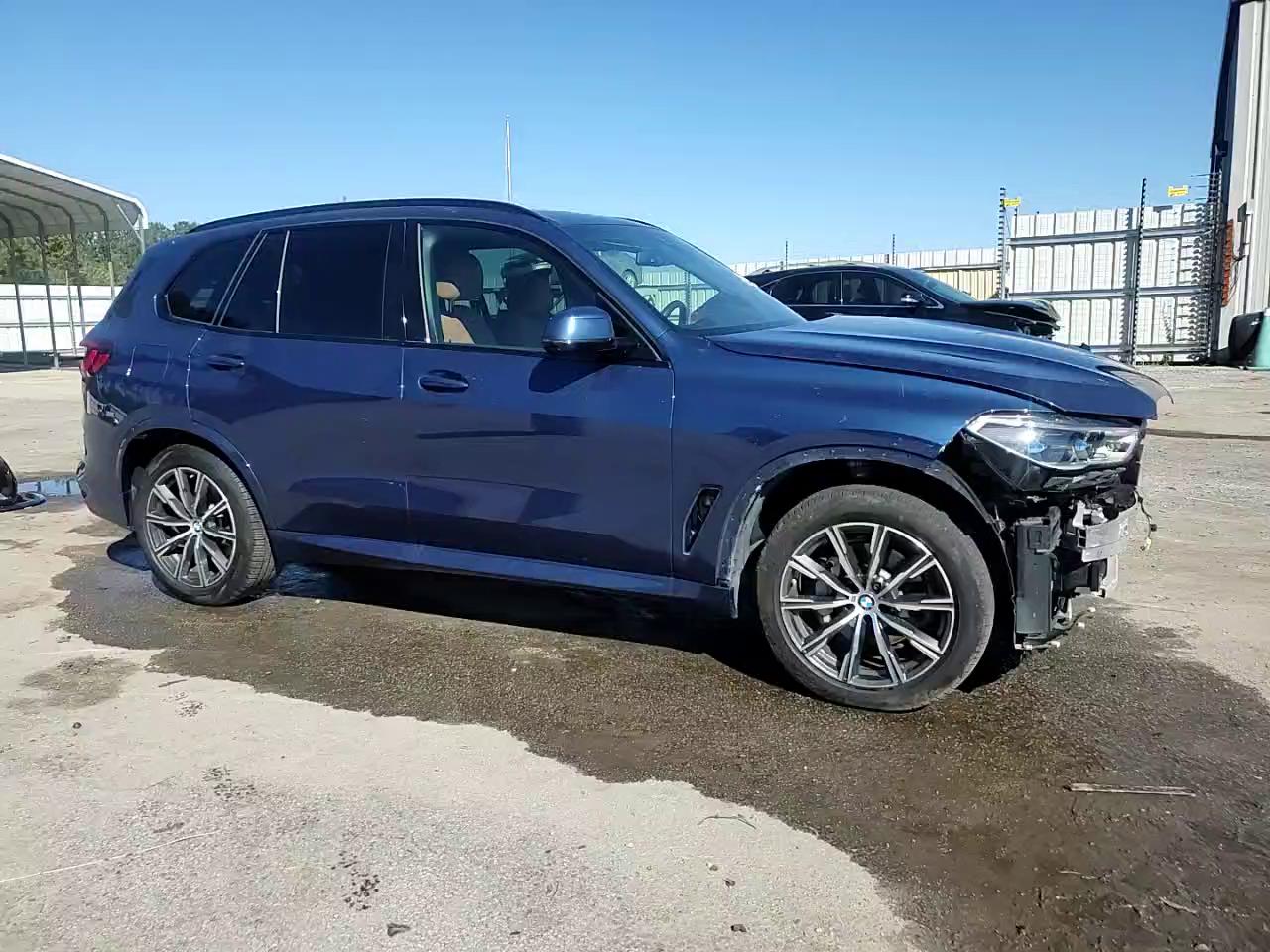 Фото: 5UXCR6C08P9P10382