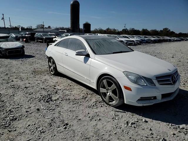 2013 Mercedes-Benz E 350 VIN: WDDKJ5KB6DF208264 Lot: 90989235