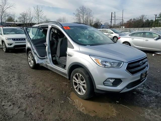 2018 Ford Escape Se VIN: 1FMCU9GDXJUC61530 Lot: 93450715