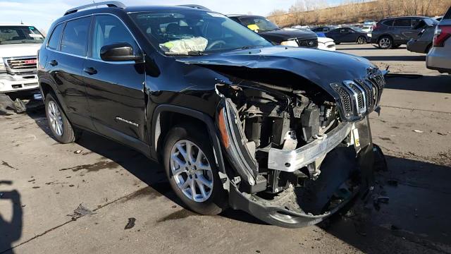 2018 Jeep Cherokee Latitude VIN: 1C4PJMCX0JD516137 Lot: 92670275