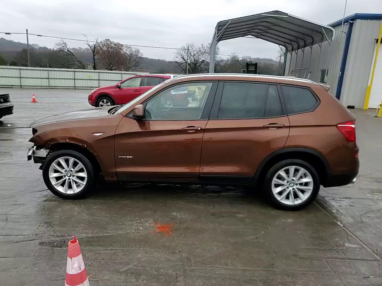 Фото: 5UXWX9C57H0T14773