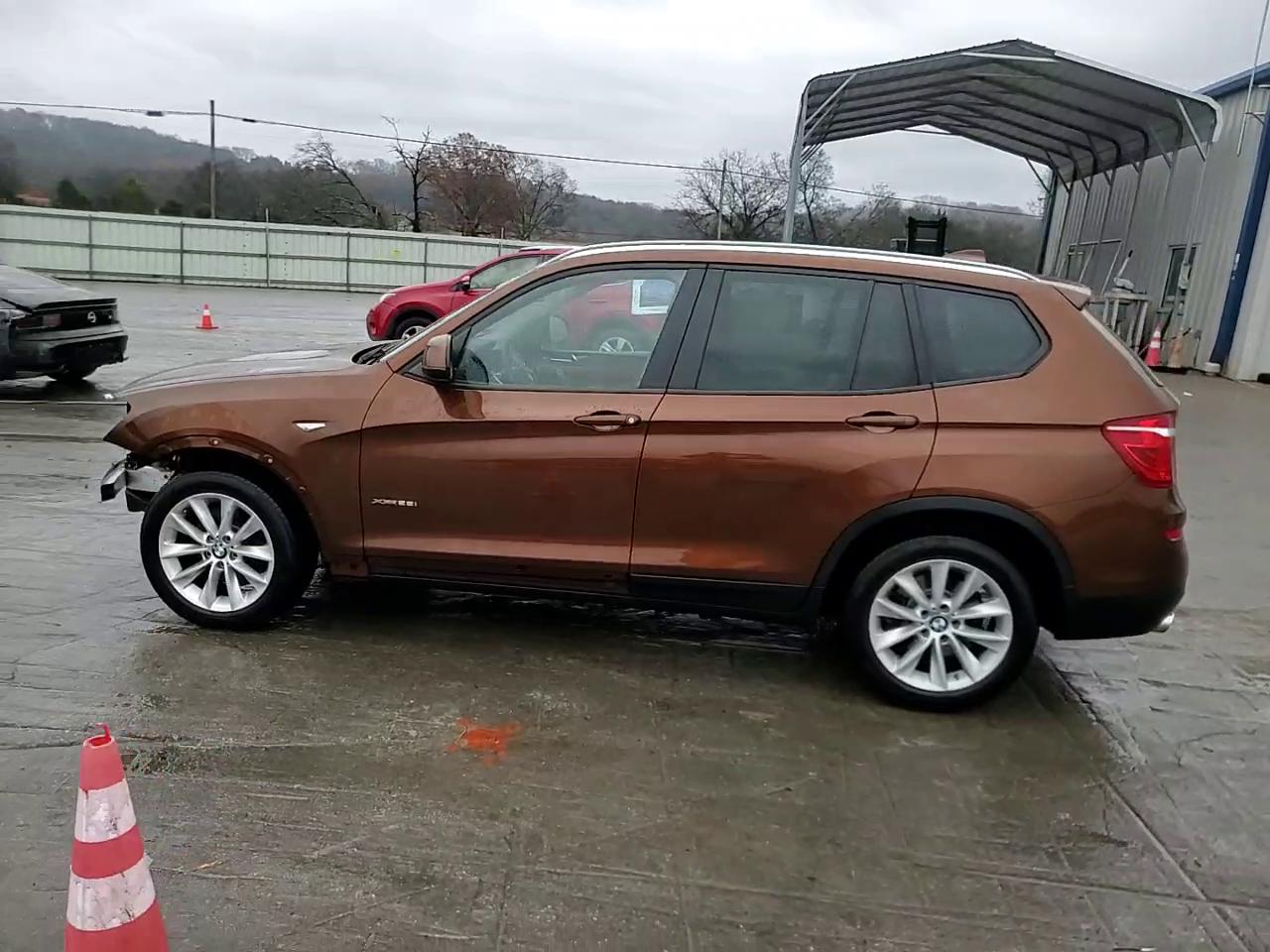 Фото: 5UXWX9C57H0T14773