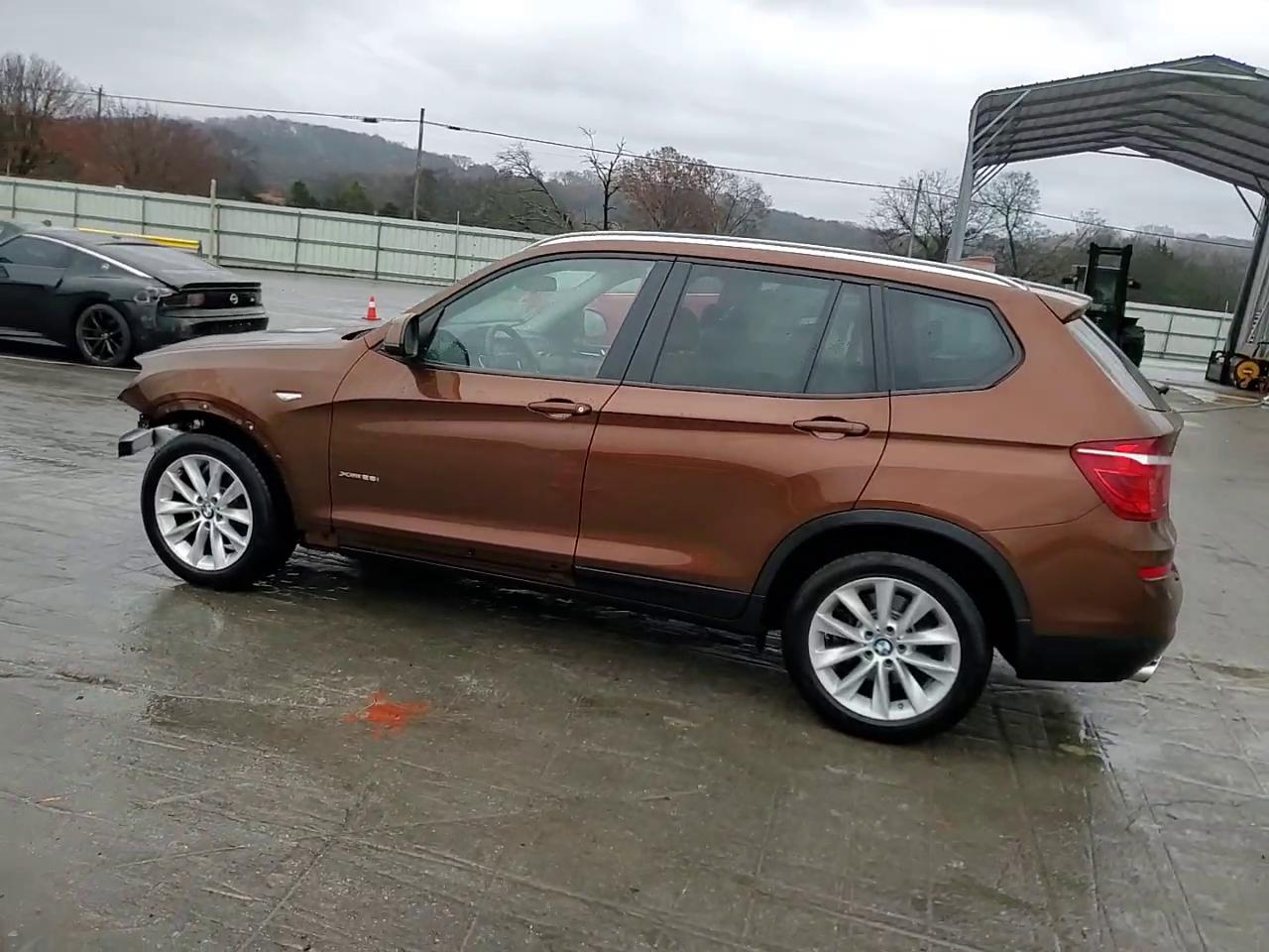 Фото: 5UXWX9C57H0T14773