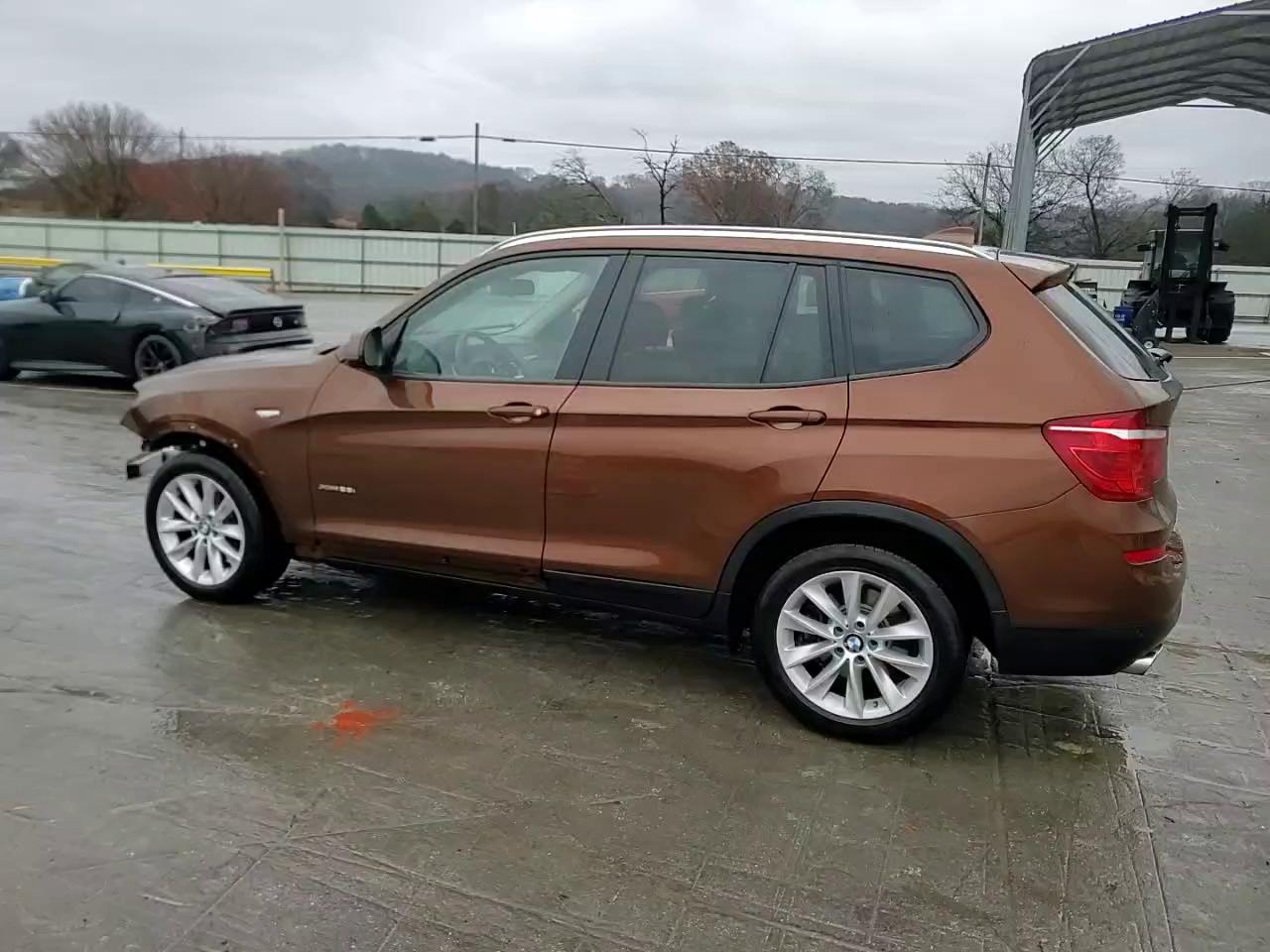 Фото: 5UXWX9C57H0T14773