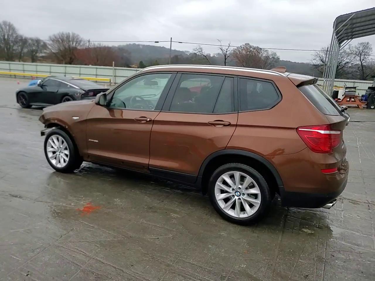 Фото: 5UXWX9C57H0T14773