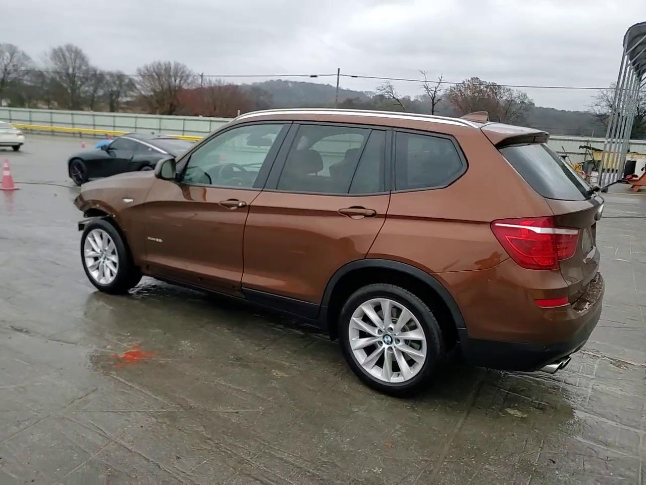 Фото: 5UXWX9C57H0T14773