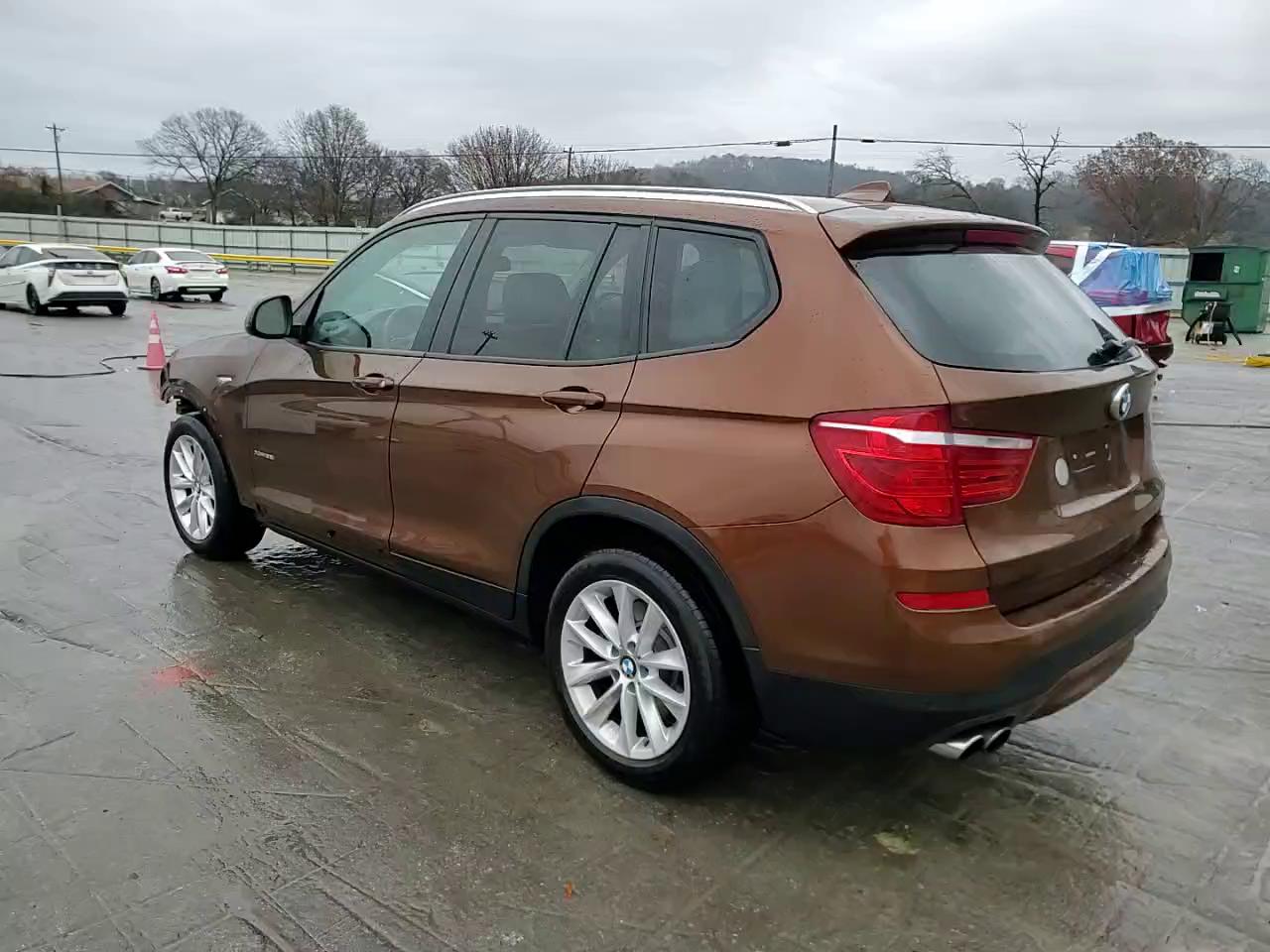 Фото: 5UXWX9C57H0T14773