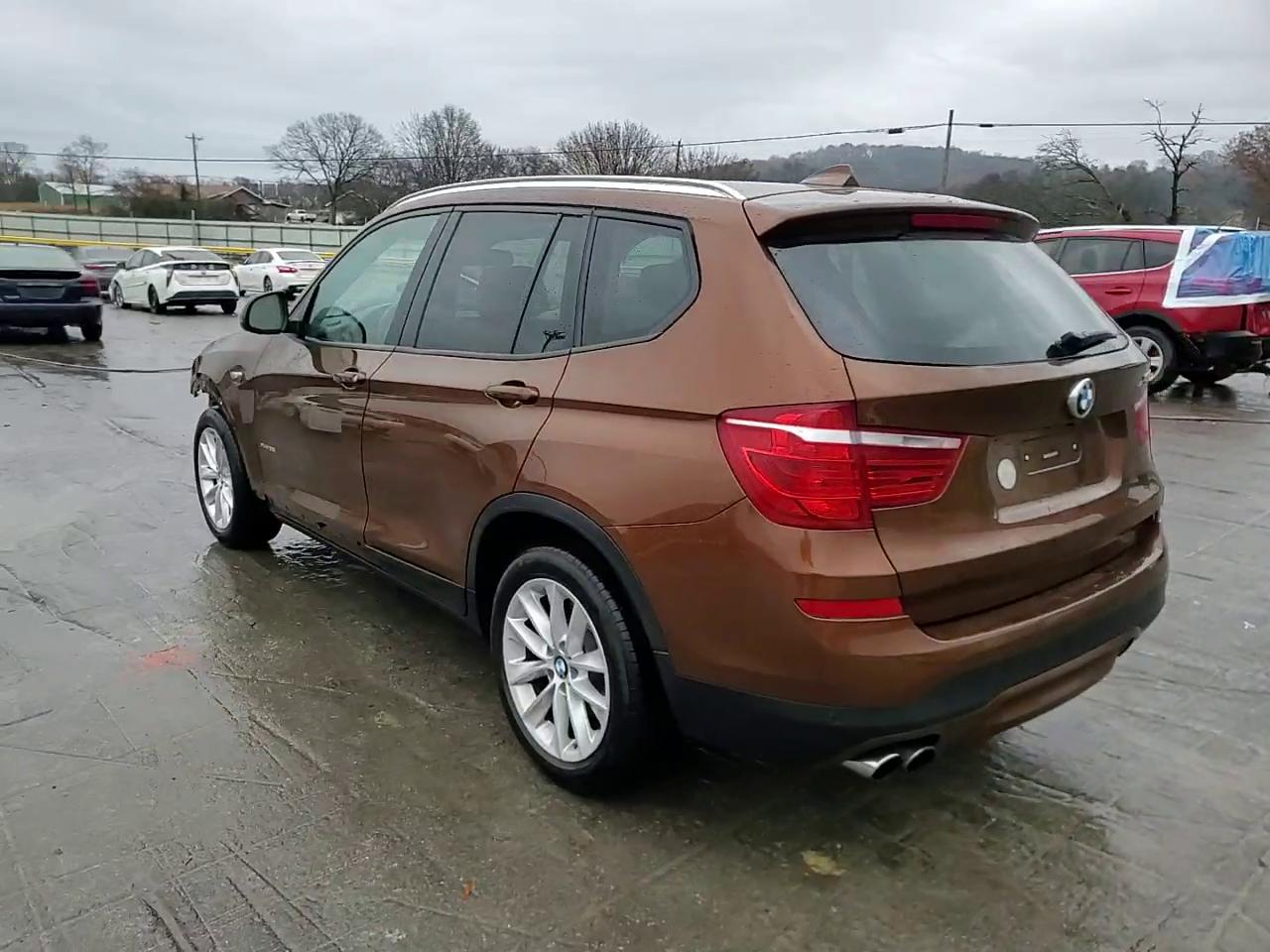 Фото: 5UXWX9C57H0T14773