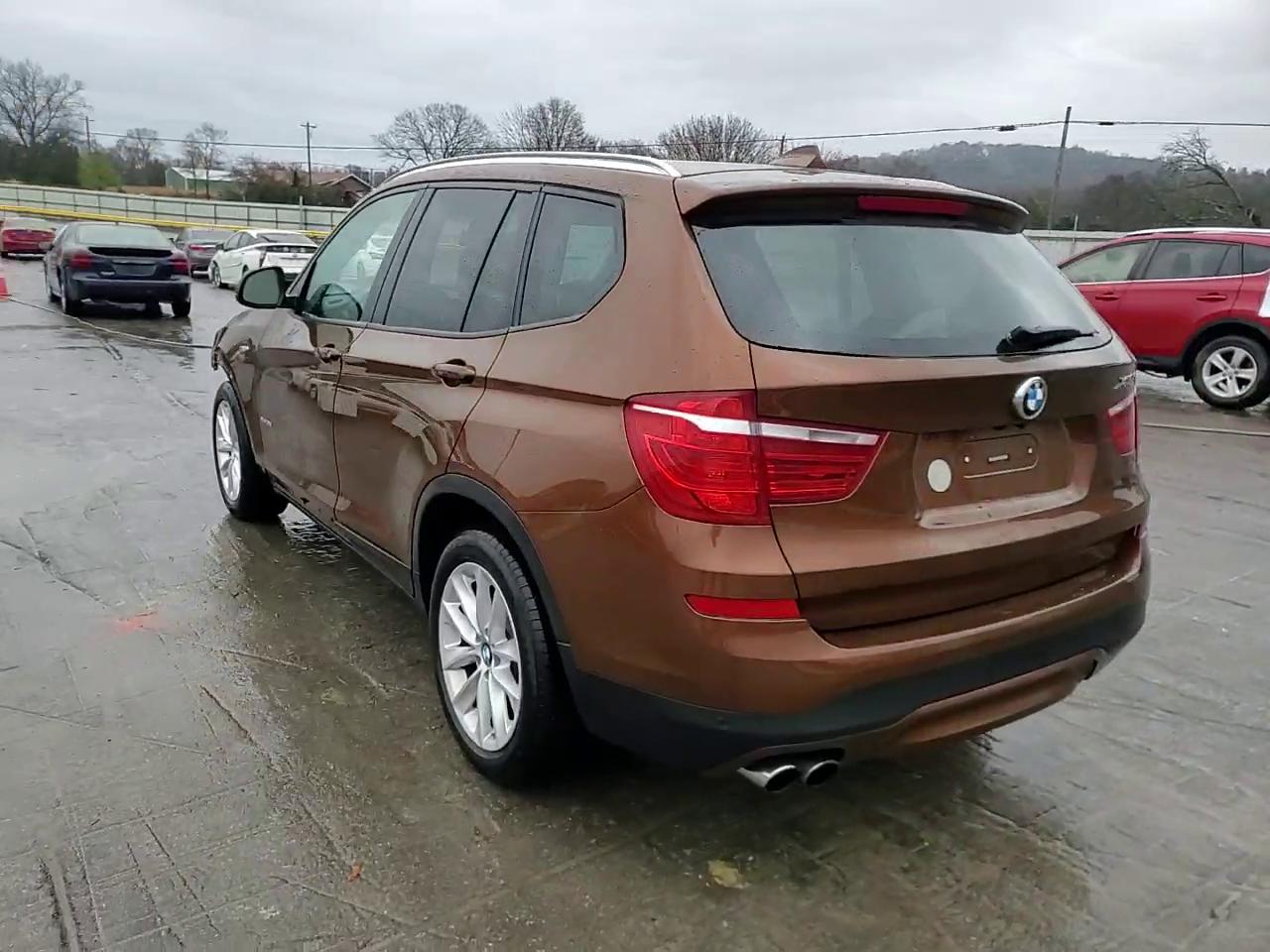 Фото: 5UXWX9C57H0T14773