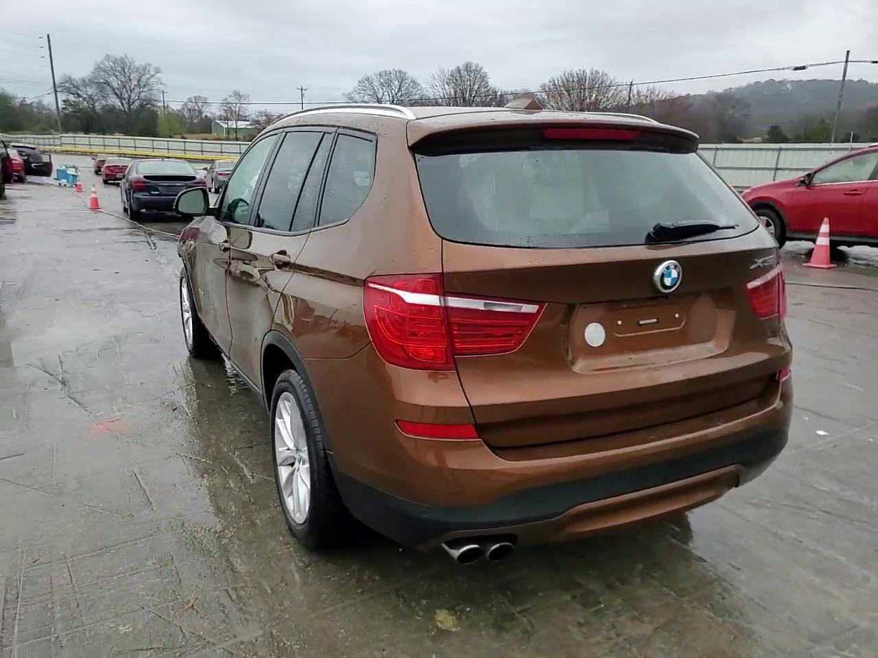 Фото: 5UXWX9C57H0T14773