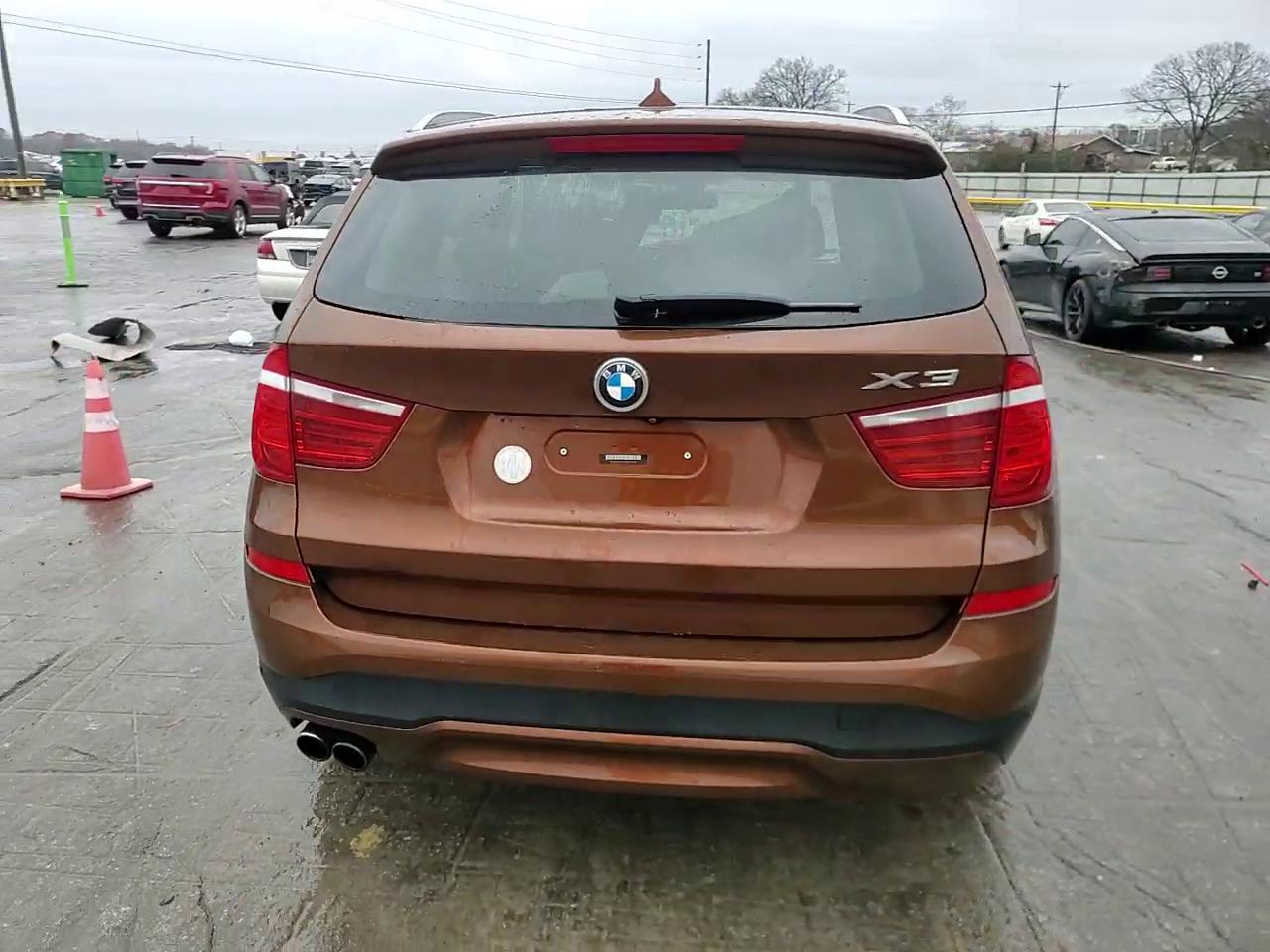 Фото: 5UXWX9C57H0T14773