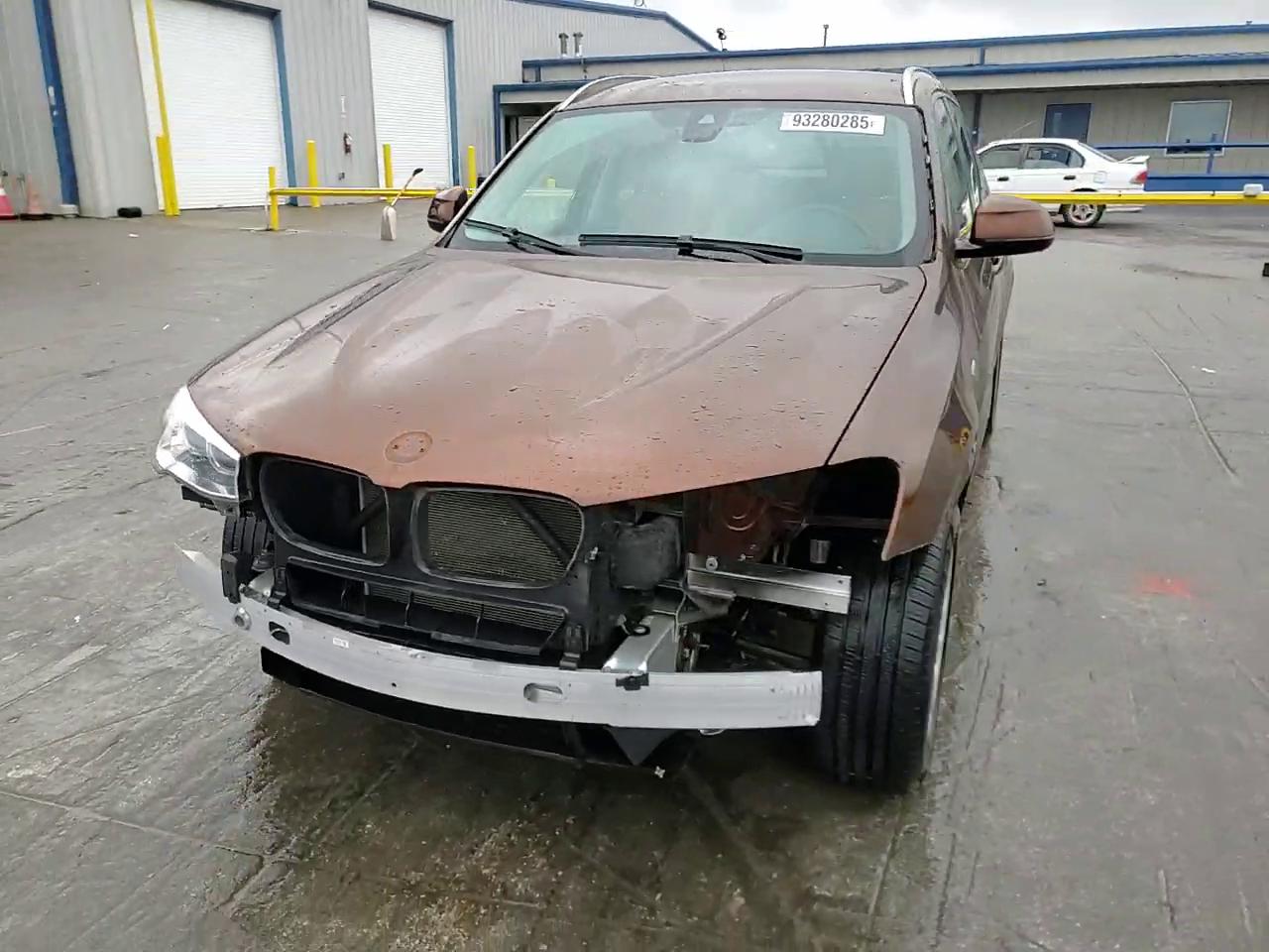 Фото: 5UXWX9C57H0T14773