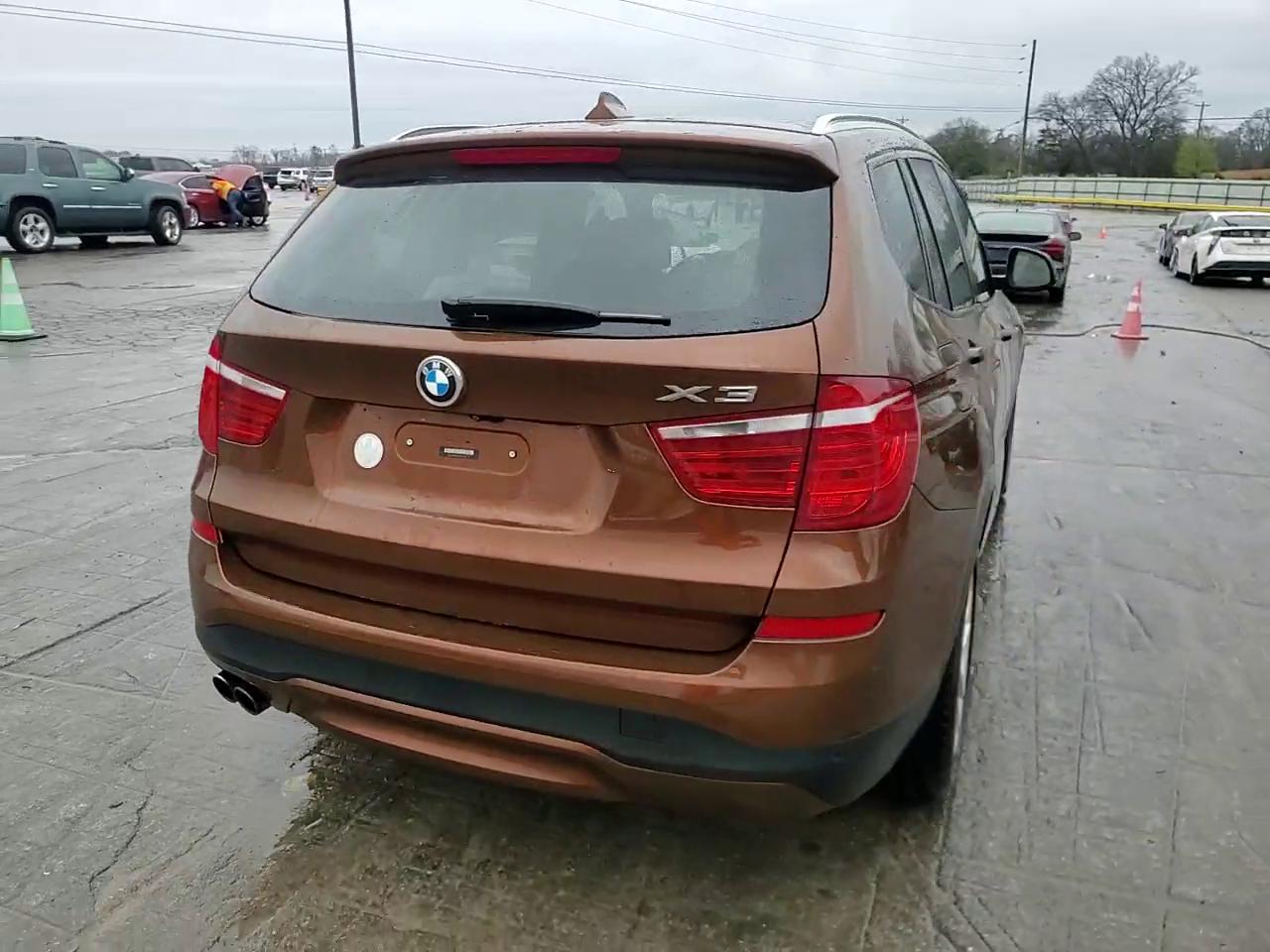 Фото: 5UXWX9C57H0T14773