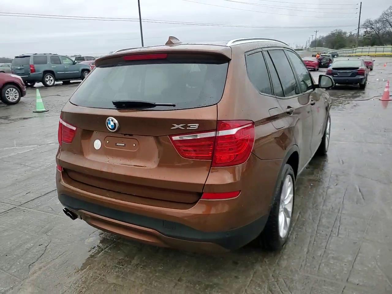 Фото: 5UXWX9C57H0T14773