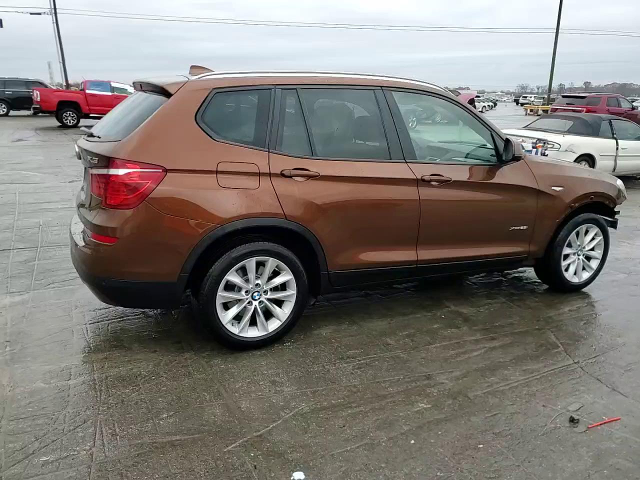 Фото: 5UXWX9C57H0T14773