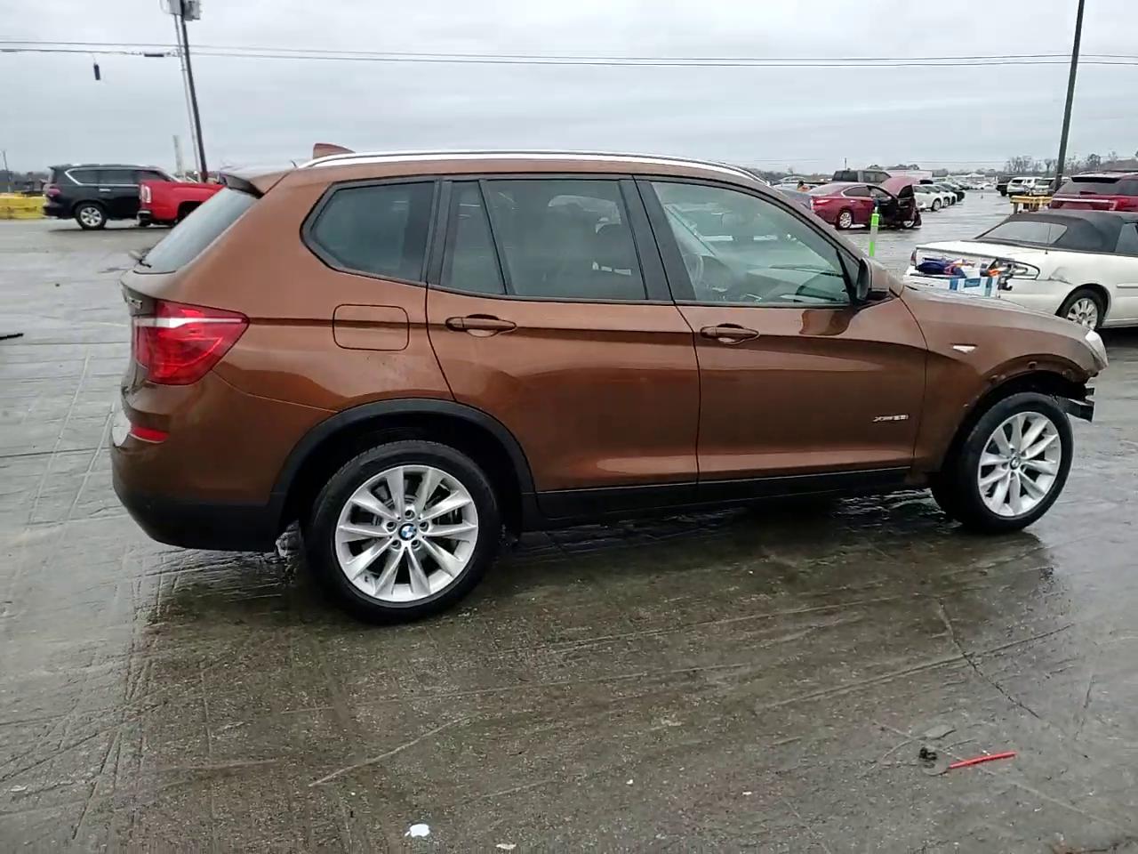 Фото: 5UXWX9C57H0T14773