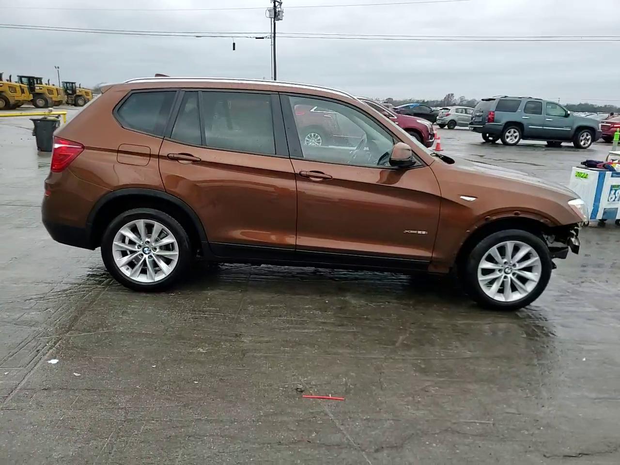 Фото: 5UXWX9C57H0T14773