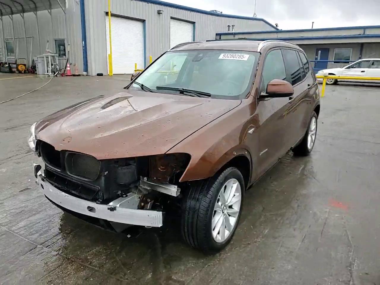 Фото: 5UXWX9C57H0T14773