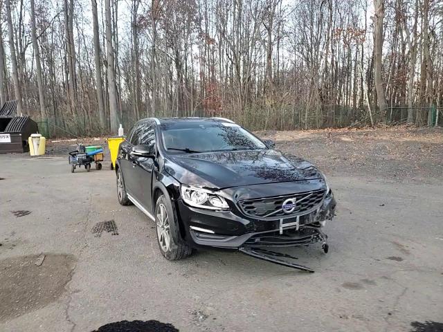 2017 Volvo V60 Cross Country Premier VIN: YV440MWK3H1040089 Lot: 93464265