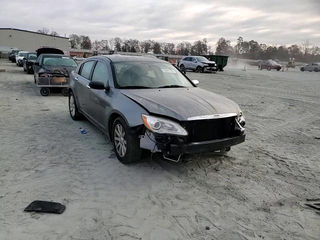 2013 Chrysler 200 Limited VIN: 1C3CCBCG0DN699779 Lot: 93461435