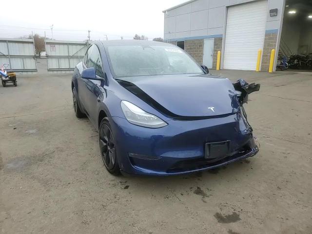 2025 Tesla Model Y VIN: 7SAYGDEE0SA352574 Lot: 93767855
