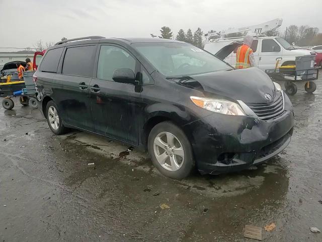 2016 Toyota Sienna Le VIN: 5TDKK3DC9GS733891 Lot: 94402575