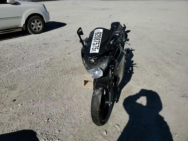 2013 Honda Cbr250 R VIN: MLHMC4104D5300452 Lot: 92087575