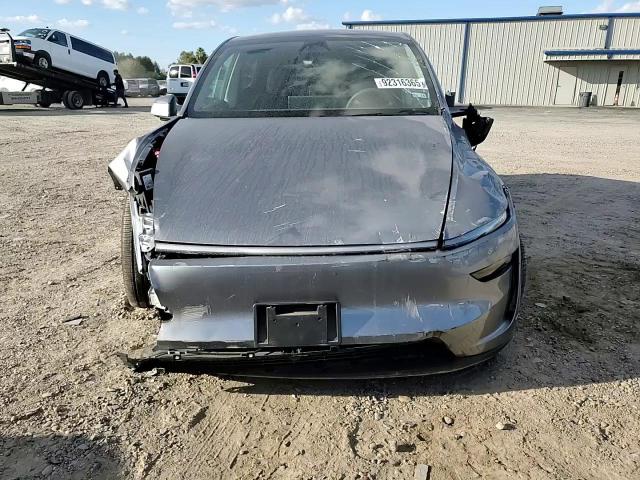 2026 Tesla Model Y VIN: 7SAYGDEE2TA381284 Lot: 92316365