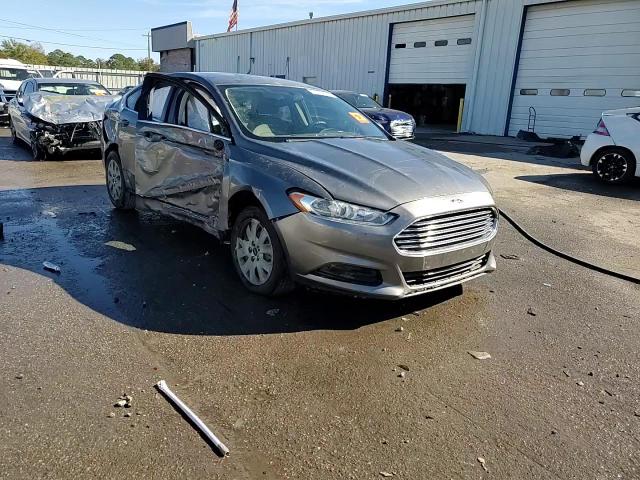 2013 Ford Fusion S VIN: 3FA6P0G72DR110391 Lot: 91511515
