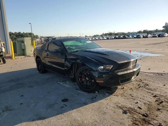 2011 Ford Mustang VIN: 1ZVBP8AM4B5135649 Lot: 92935585