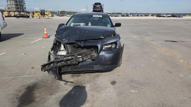 2019 Chrysler 300 Touring VIN: 2C3CCAAG6KH570285 Lot: 93521805