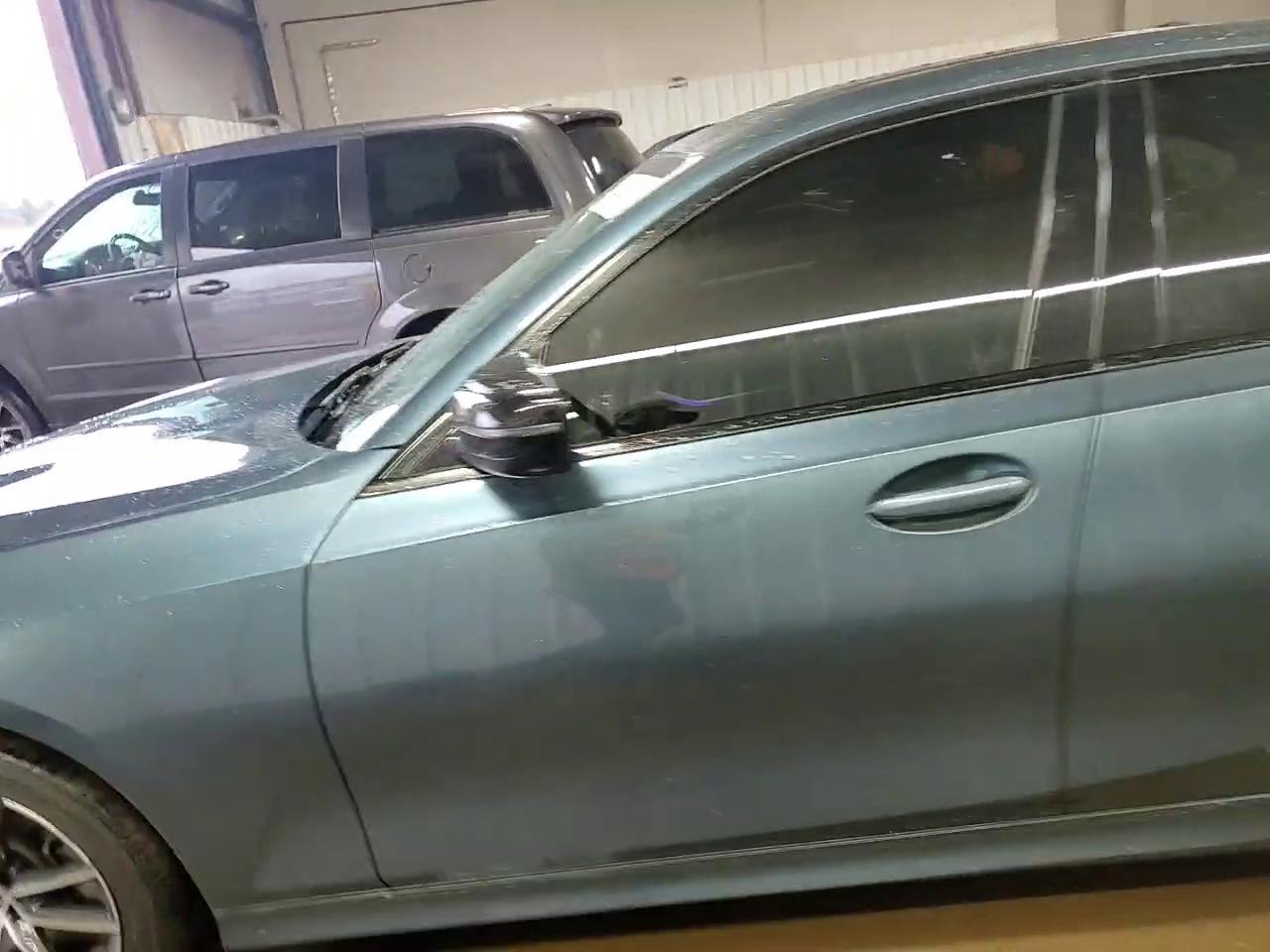 Фото: WBA5R7C53KAJ85084