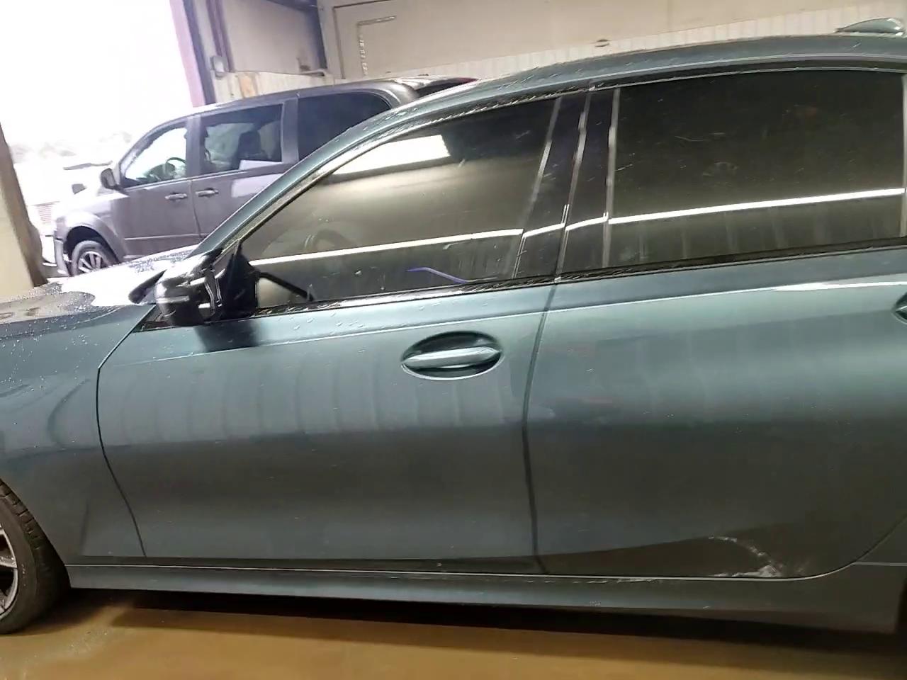 Фото: WBA5R7C53KAJ85084