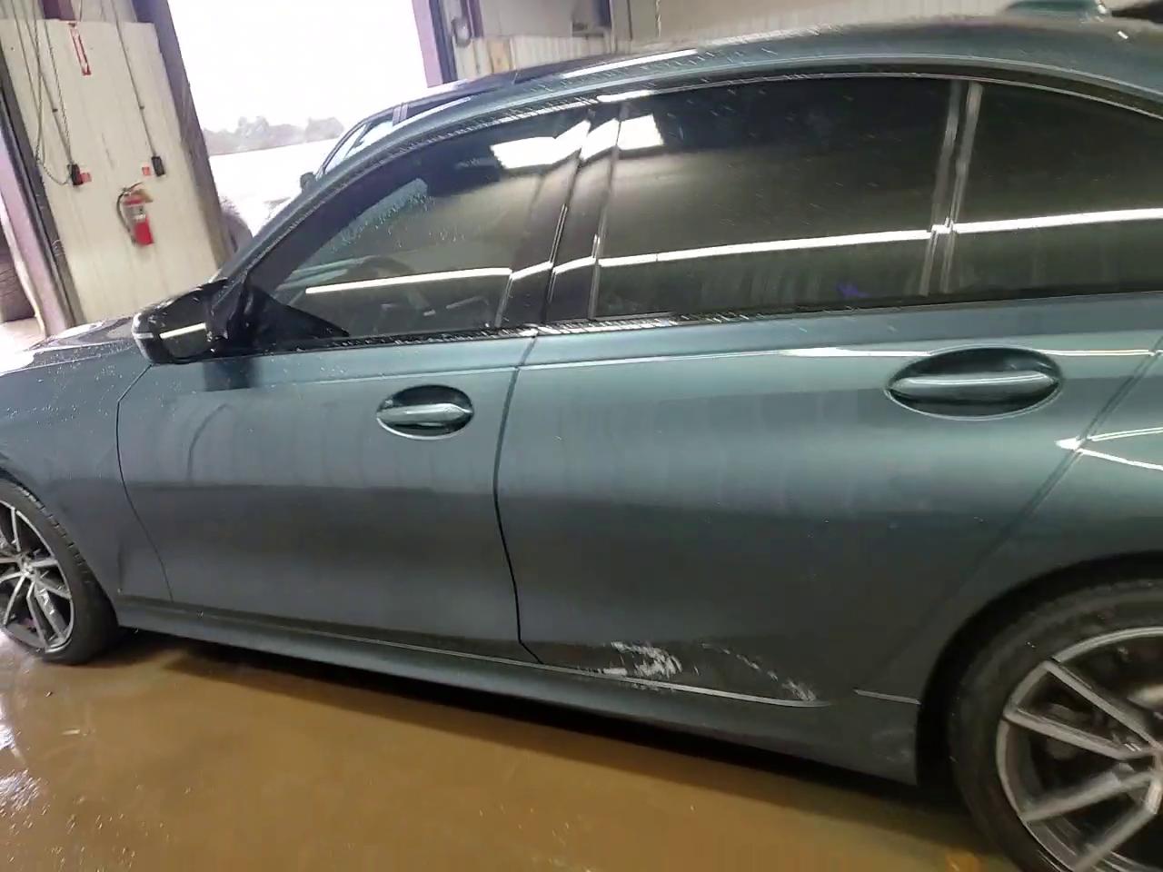 Фото: WBA5R7C53KAJ85084