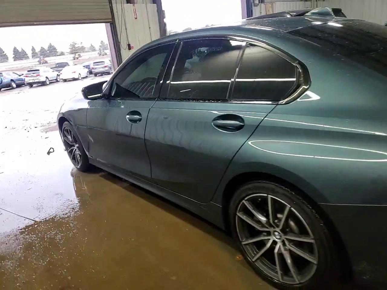 Фото: WBA5R7C53KAJ85084