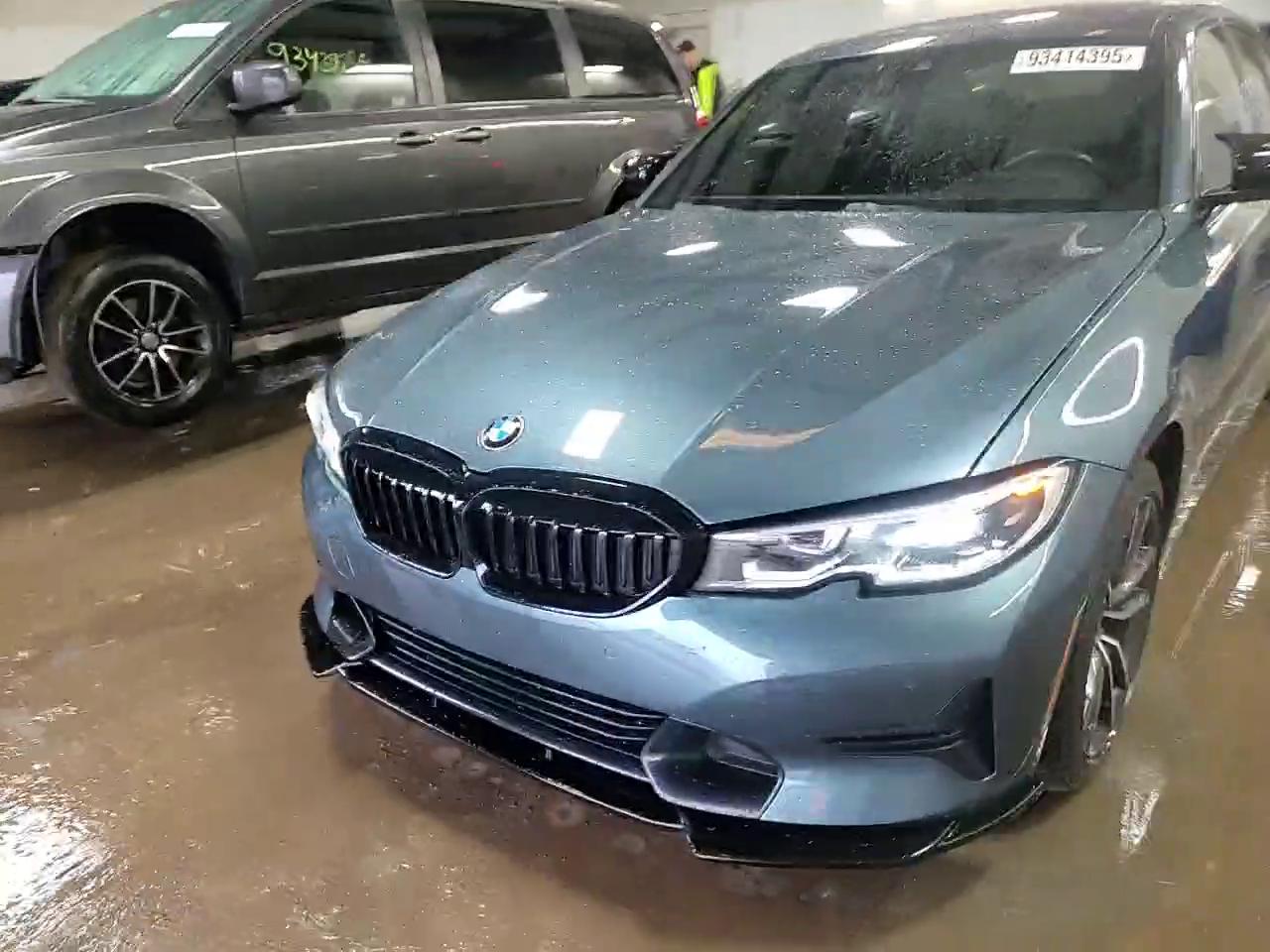 Фото: WBA5R7C53KAJ85084