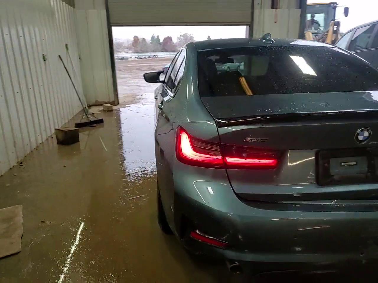 Фото: WBA5R7C53KAJ85084