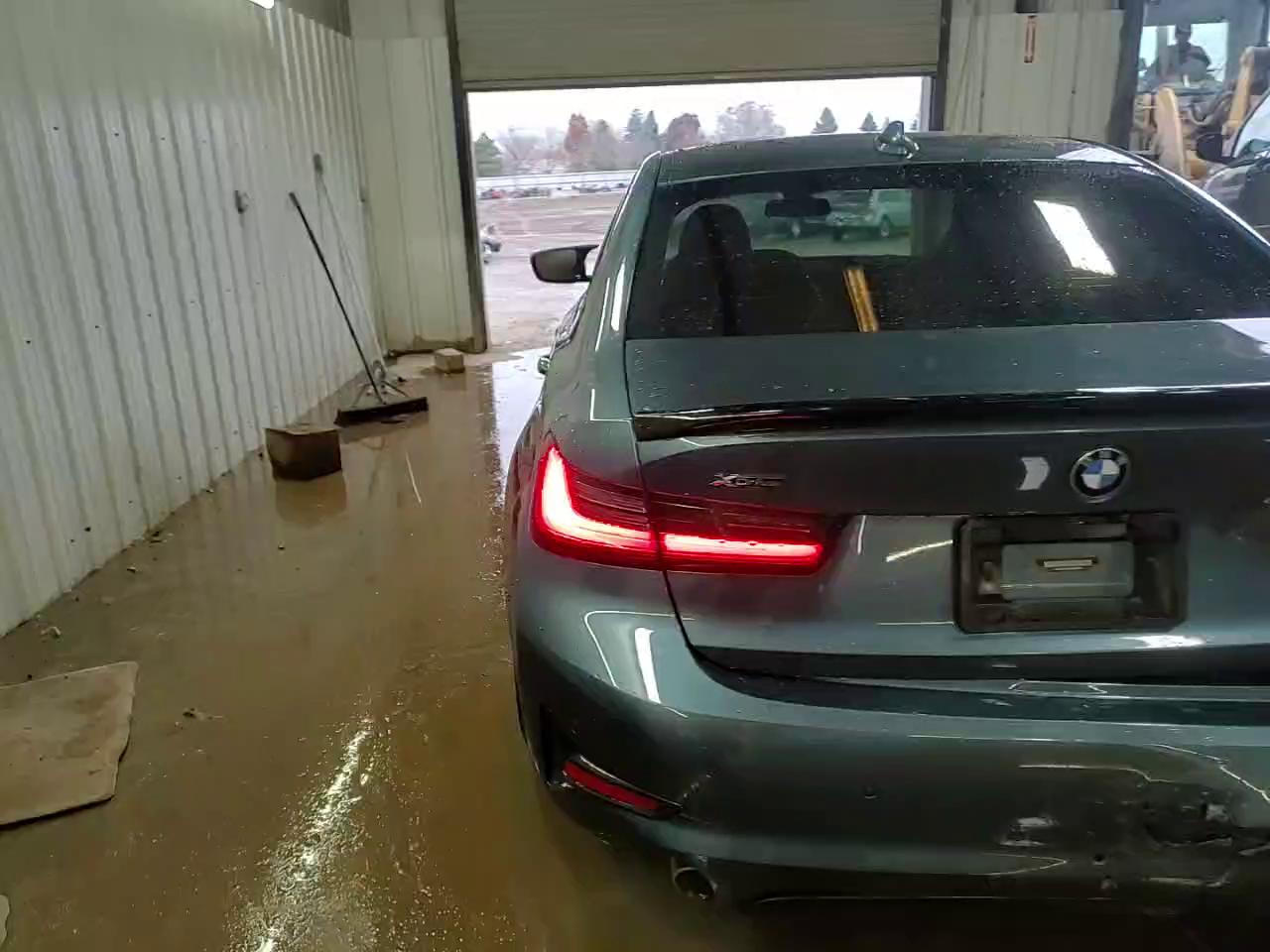 Фото: WBA5R7C53KAJ85084