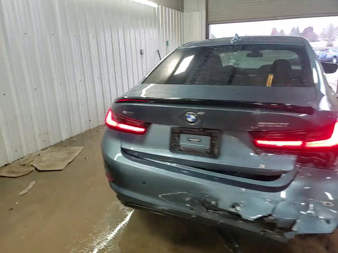 Фото: WBA5R7C53KAJ85084